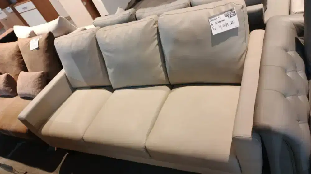 Sofa 3 Seater warna beige