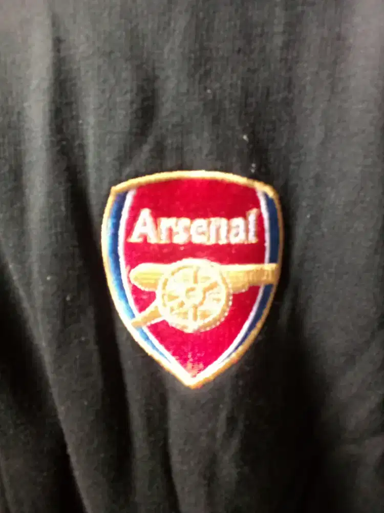 Sweater hitam Arsenal