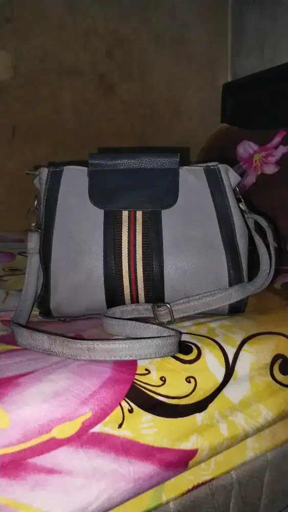 TAS SELEMPANG PRELOVED