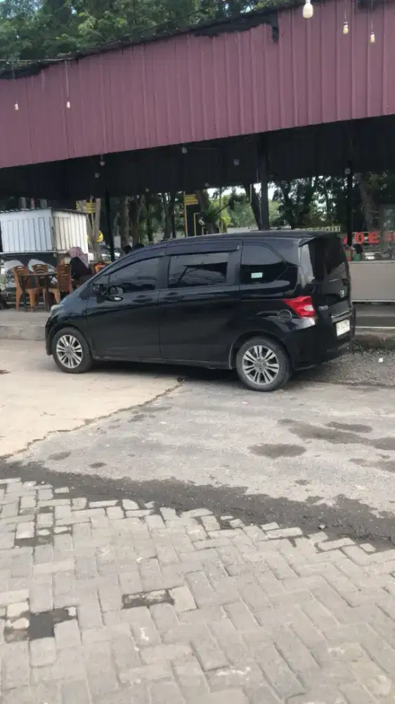 Jual mobil honda freed tahun 2011 akhir