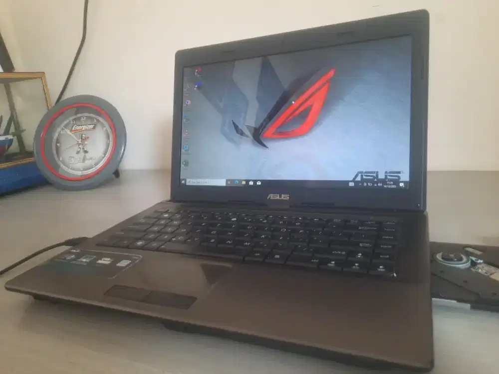 Laptop Asus X401U(Intel B815Ram-4GB-Hdd-500)Siap Pakai Minus Batray aj