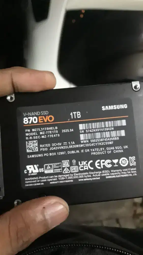 NERIMA BORONGAN ELEKTRONIK COMPUTER SERVER LAPTOP