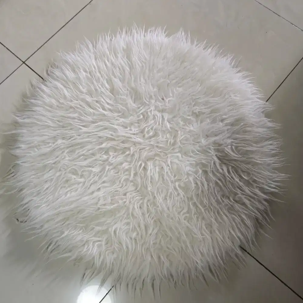 Preloved Karpet Bulu Background Alas Foto Dekorasi Diameter 55cm