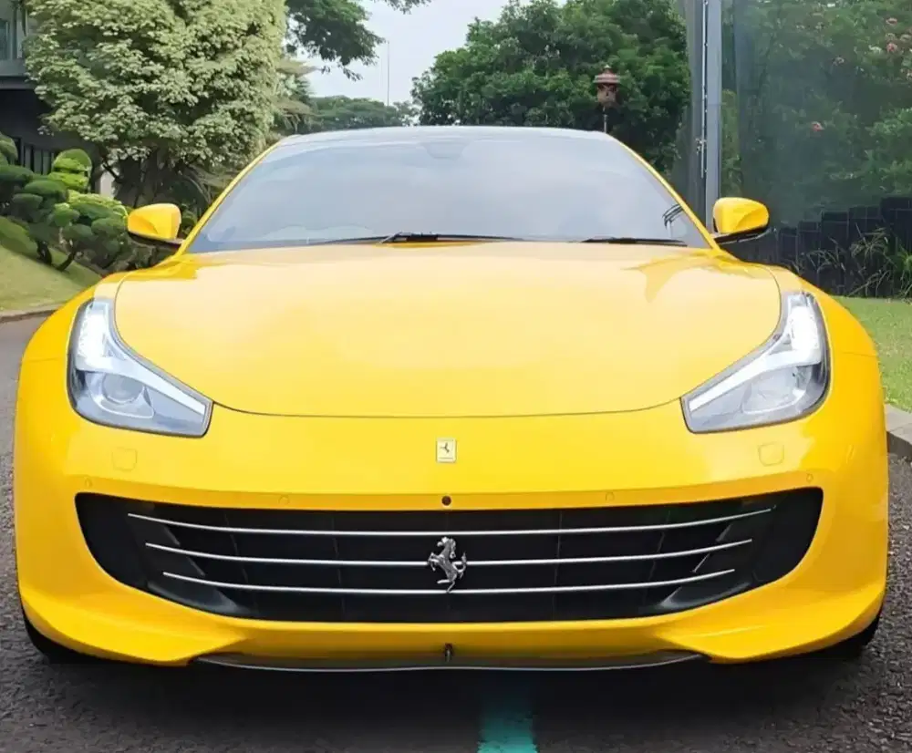 Ferrari GTC4 Lusso T 2019