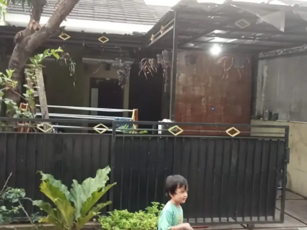 Jual Rumah murah di Komplek Vila Santika Grogol Depok luas 80