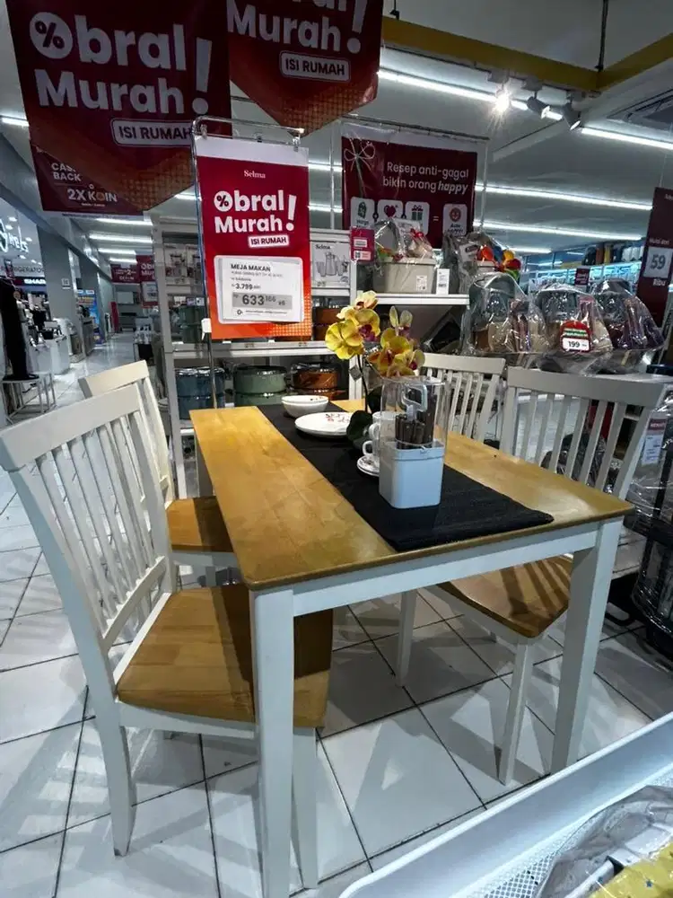 Meja makan selma/informa