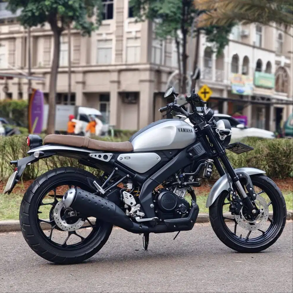KM 5K AJA! YAMAHA XSR 155 SILVER 2023 PAJAK PANJANG LIKE NEW