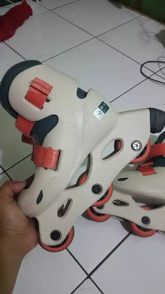 Sepatu roda anak