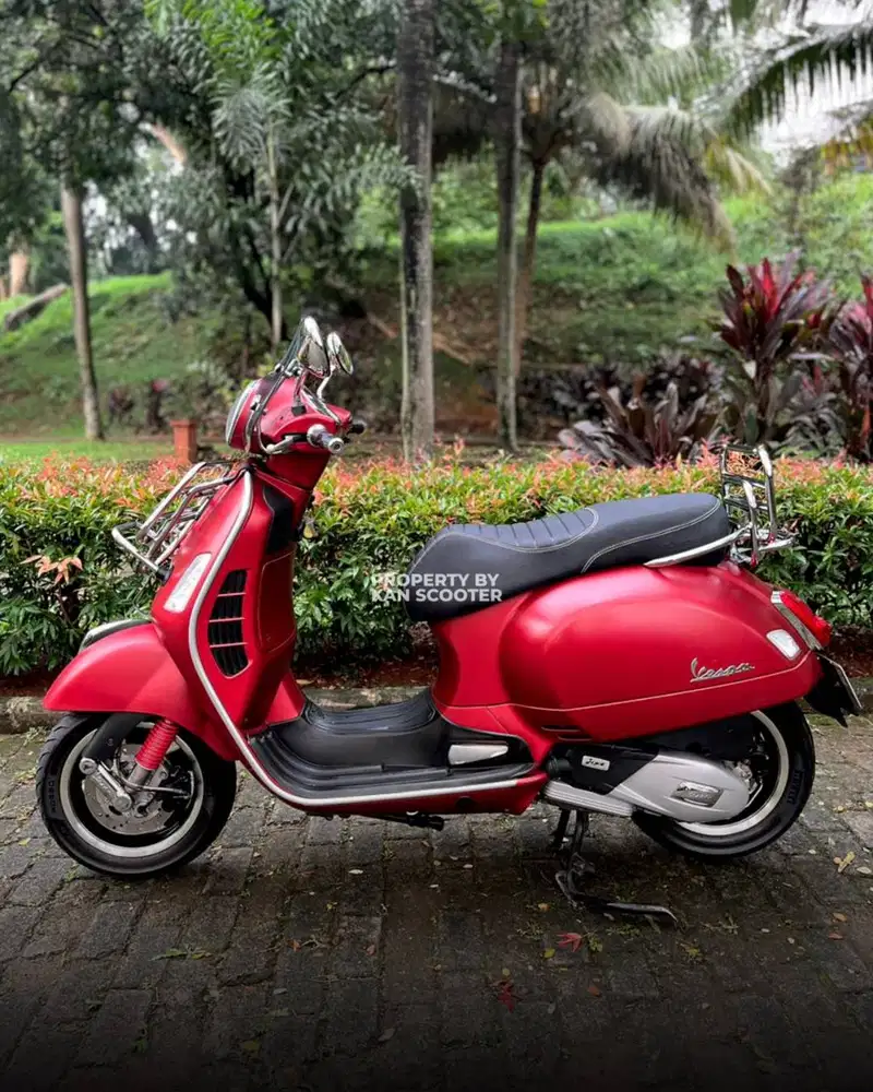 VESPA GTS 150 iGET ABS 2018 BERGARANSI