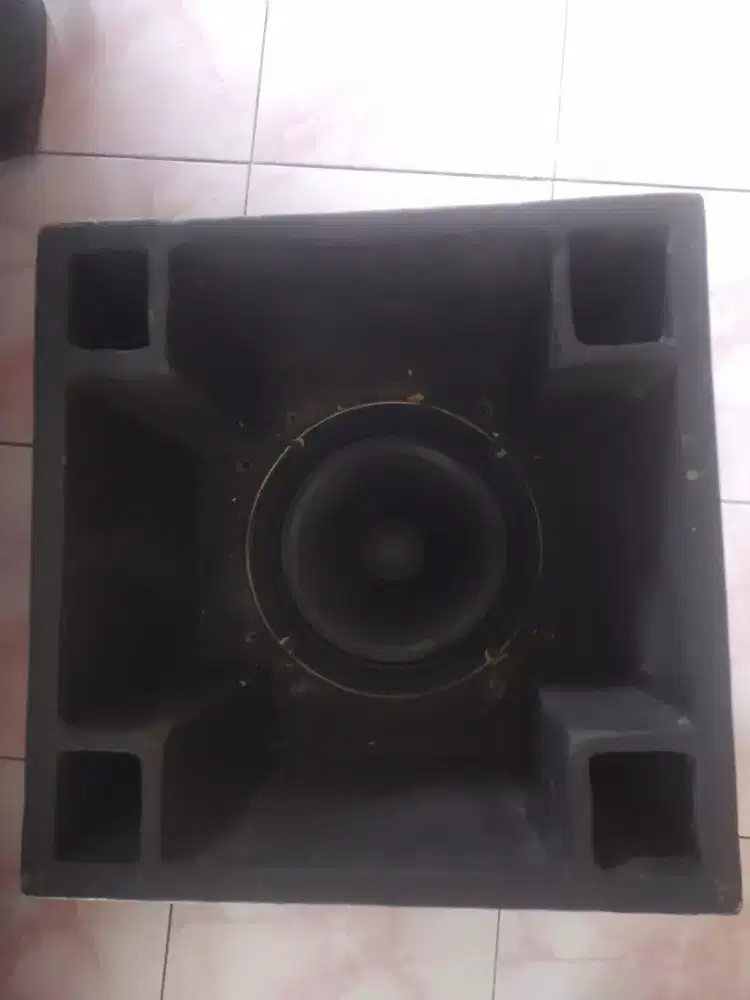speaker 8in berserta boxnya
