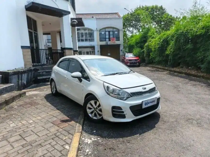 TERMURAH Kia Rio 1.4 Bensin-AT 2016 SZD B