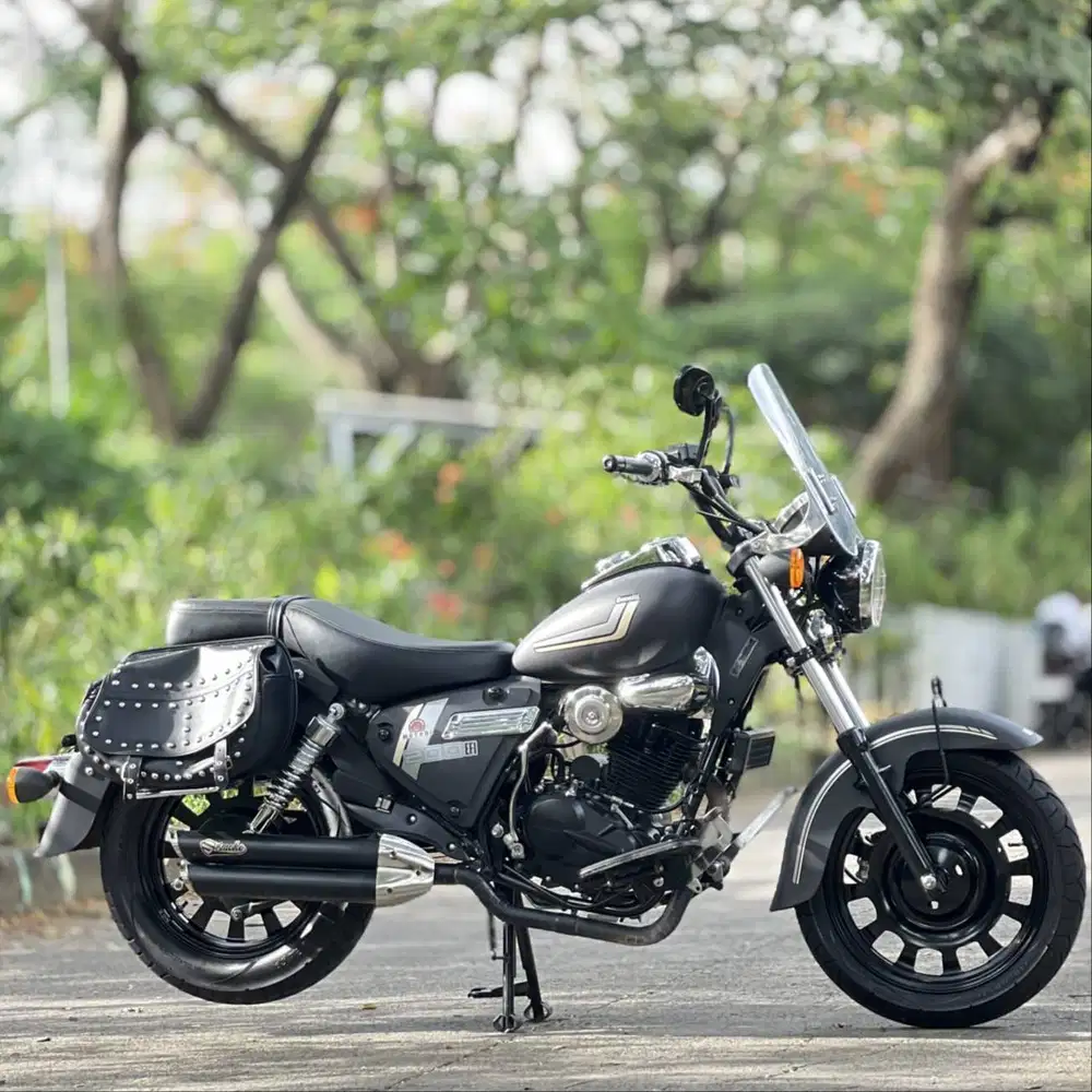 BENELLI MOTOBI 200 EFI HITAM 2023 KM 5K PAJAK PANJANG SIAP SANTAI