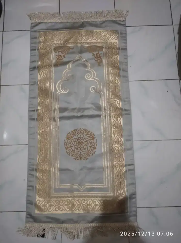 Dijual sajadah ukuran sedang