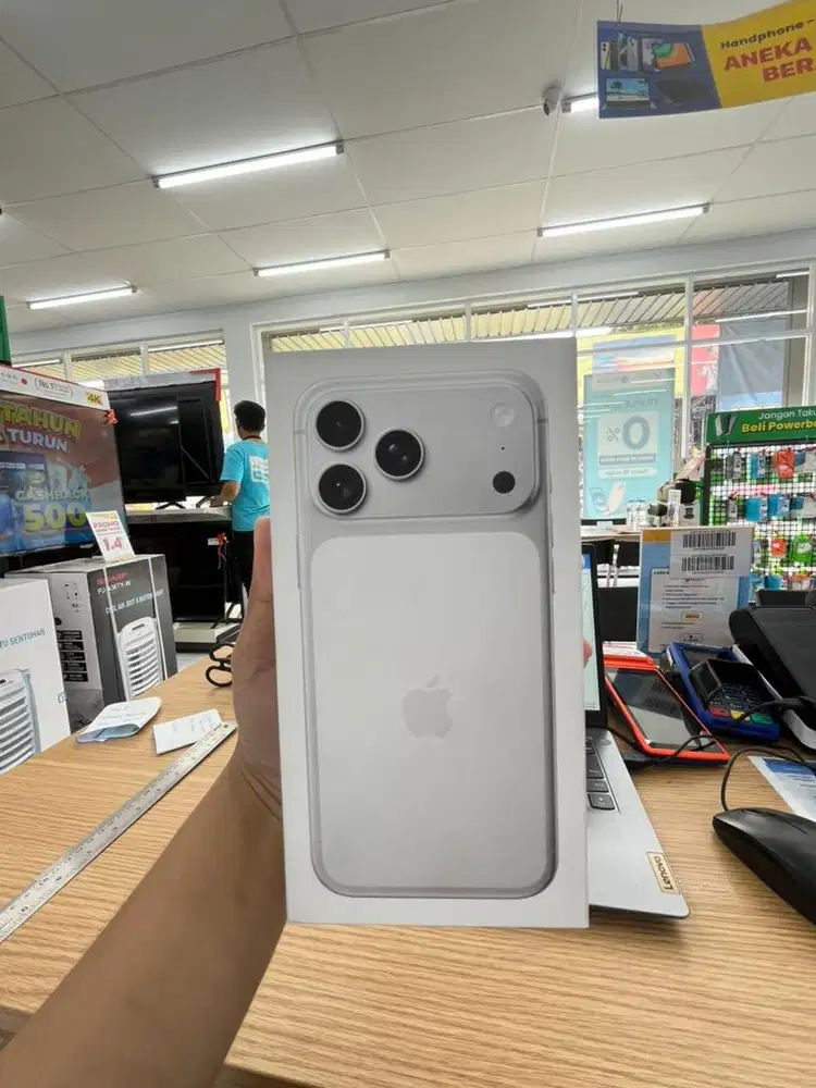 IPHONE 17 PROMAX SILVER