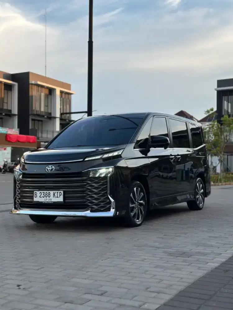 TOYOTA VOXY TSS 2.0 KM18RB 2023