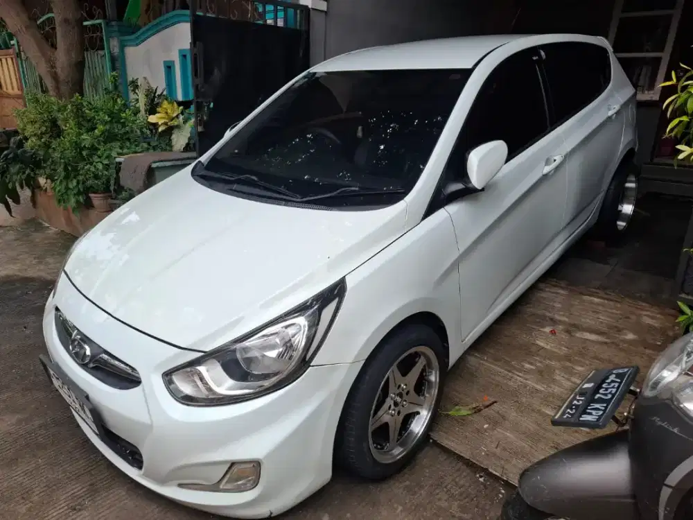 Grand Avega 2013 AT Putih