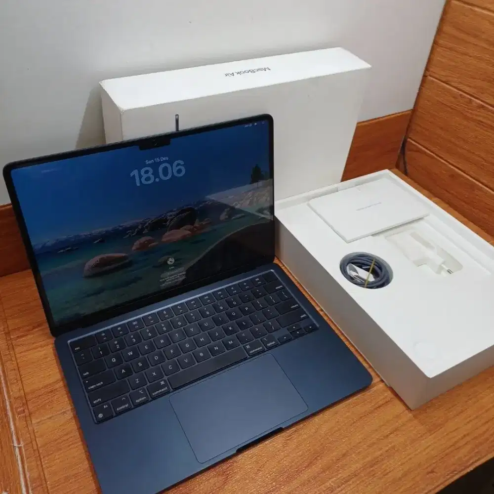 Macbook Air M3 ibox resmi  memori 512/16 GB