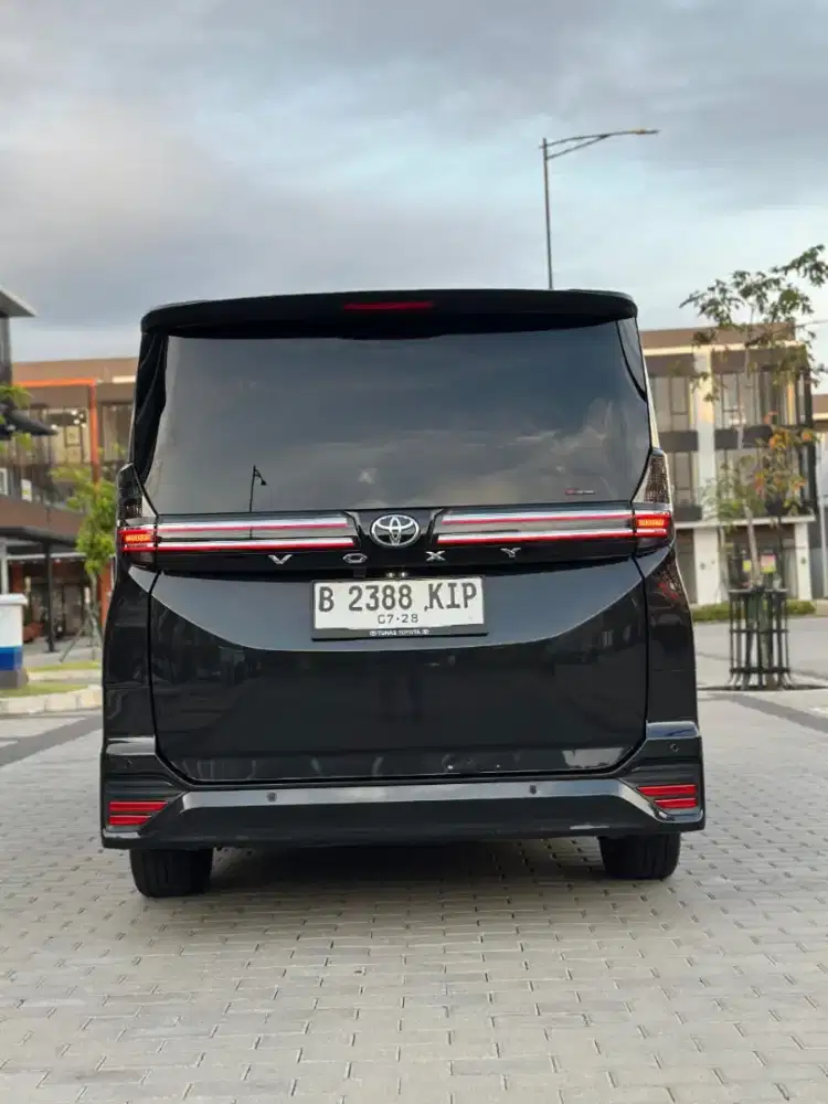 TOYOTA VOXY TSS 2.0 KM18RB 2023