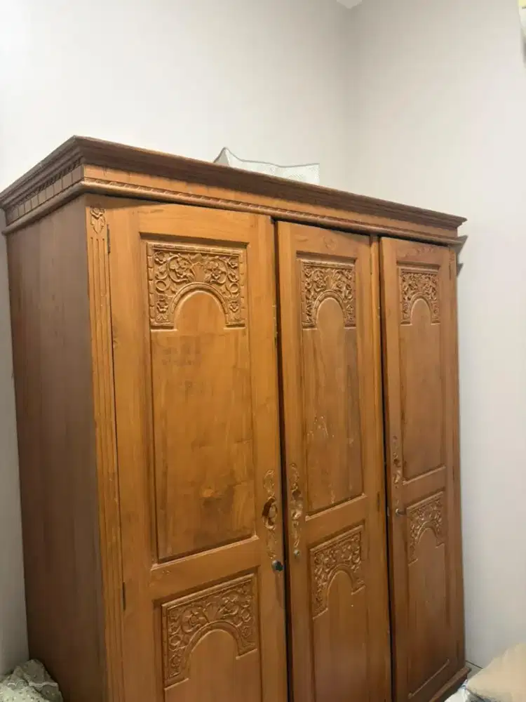 Lemari Kayu Jati 3 Pintu
