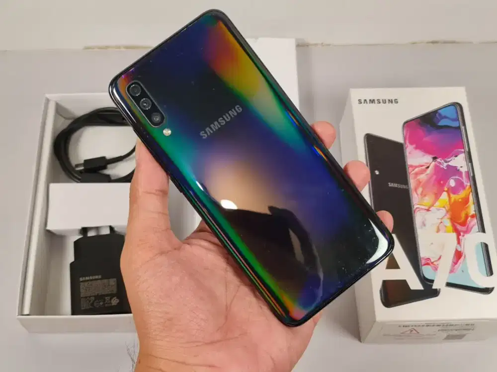 Samsung Galaxy A70 Ram 8GB/128GB fullset Resmi SEIN