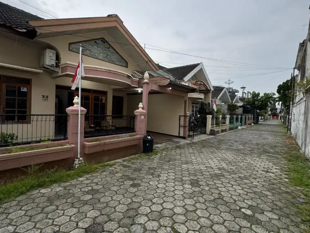 Dijual rumah lokasi sangat strategis di gedong kuning ;lingkungan nyaman dan aman dekat JEC, Pasar kotagede, gembiraloka
