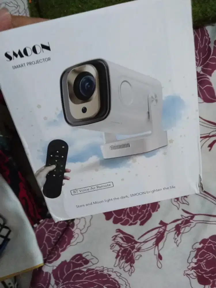 Proyektor smoon 360 baru