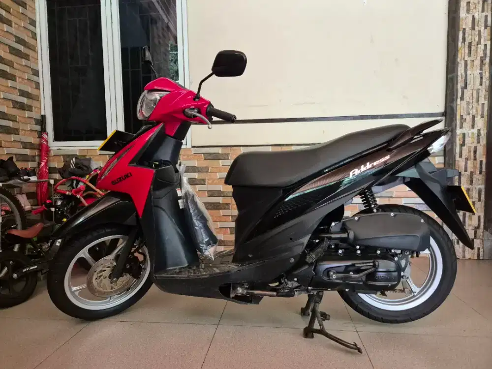 Suzuki Address Merah Hitam