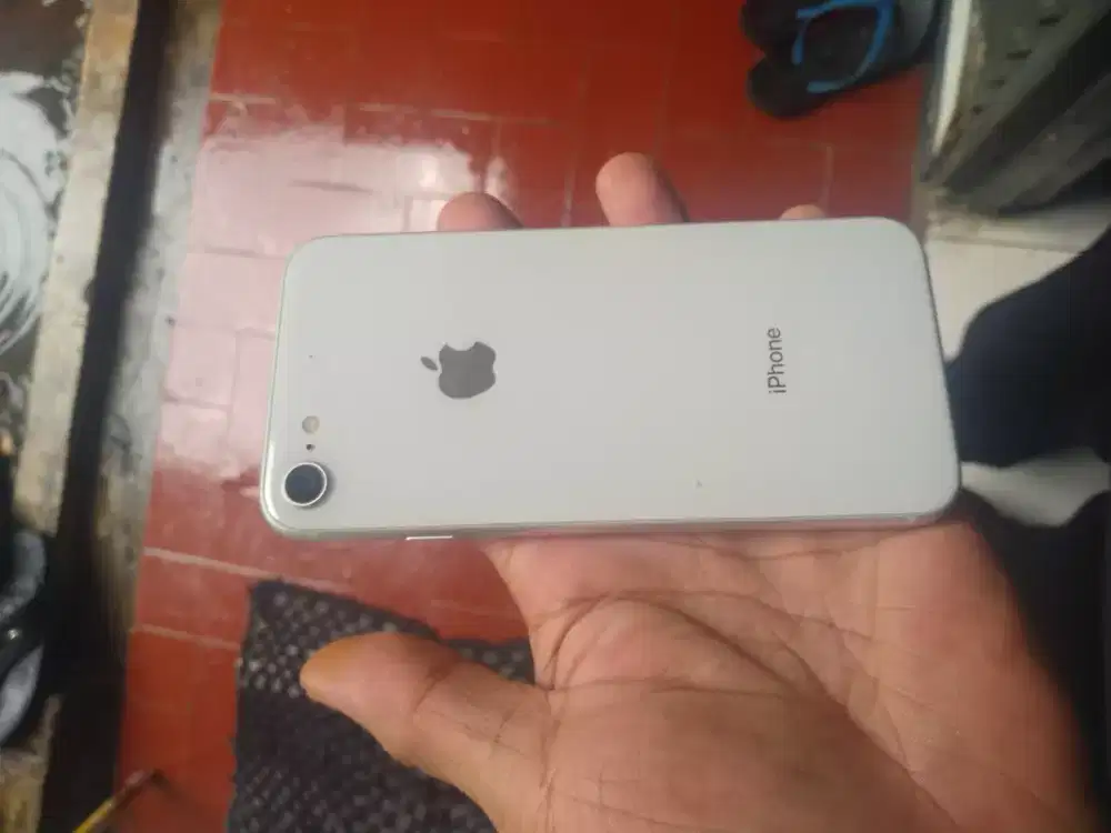 iPhone 8 all operator 64gb
