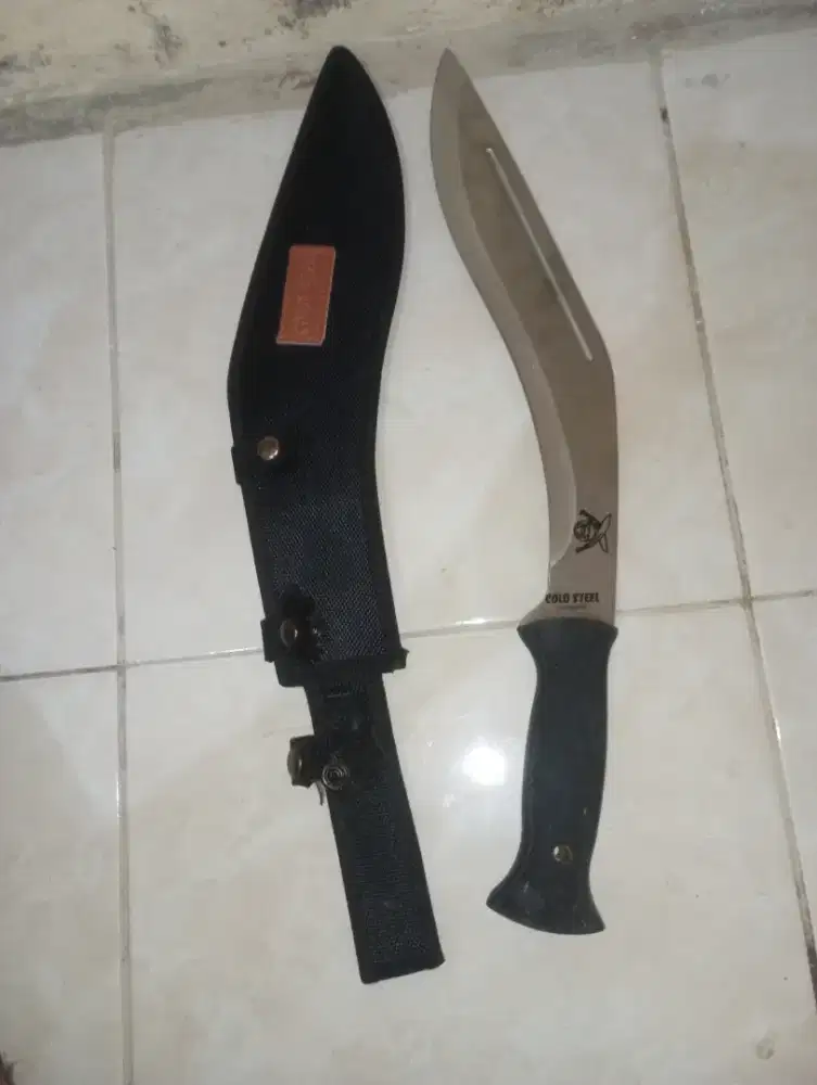Pisau Gurkha kukri merek cold steel