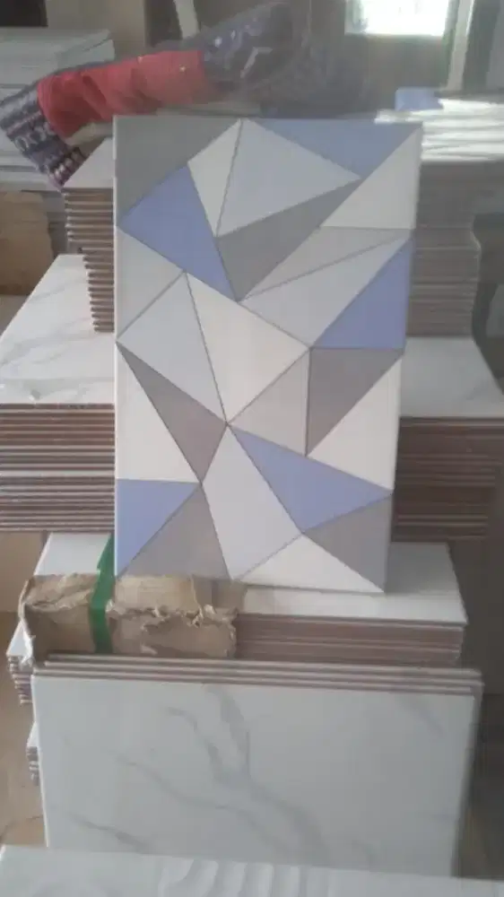 Keramik Dinding Berbagai Motif