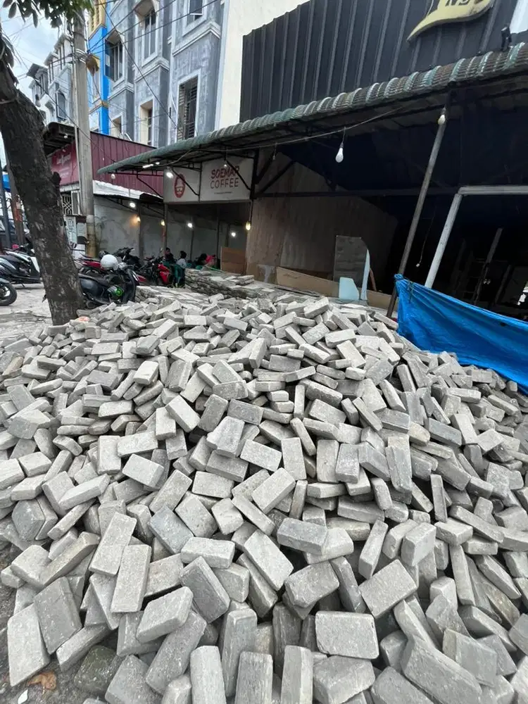 paving blok bekas cafe