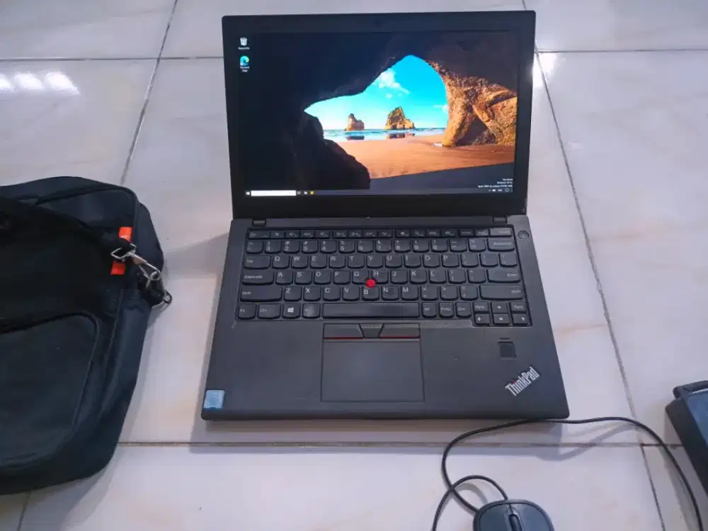Laptop lenovo thinkpad x270 i5 ssd 256 ram 16gb ngebut