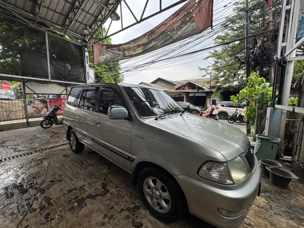 Toyota Kijang LGX 1.8 AT Bensin