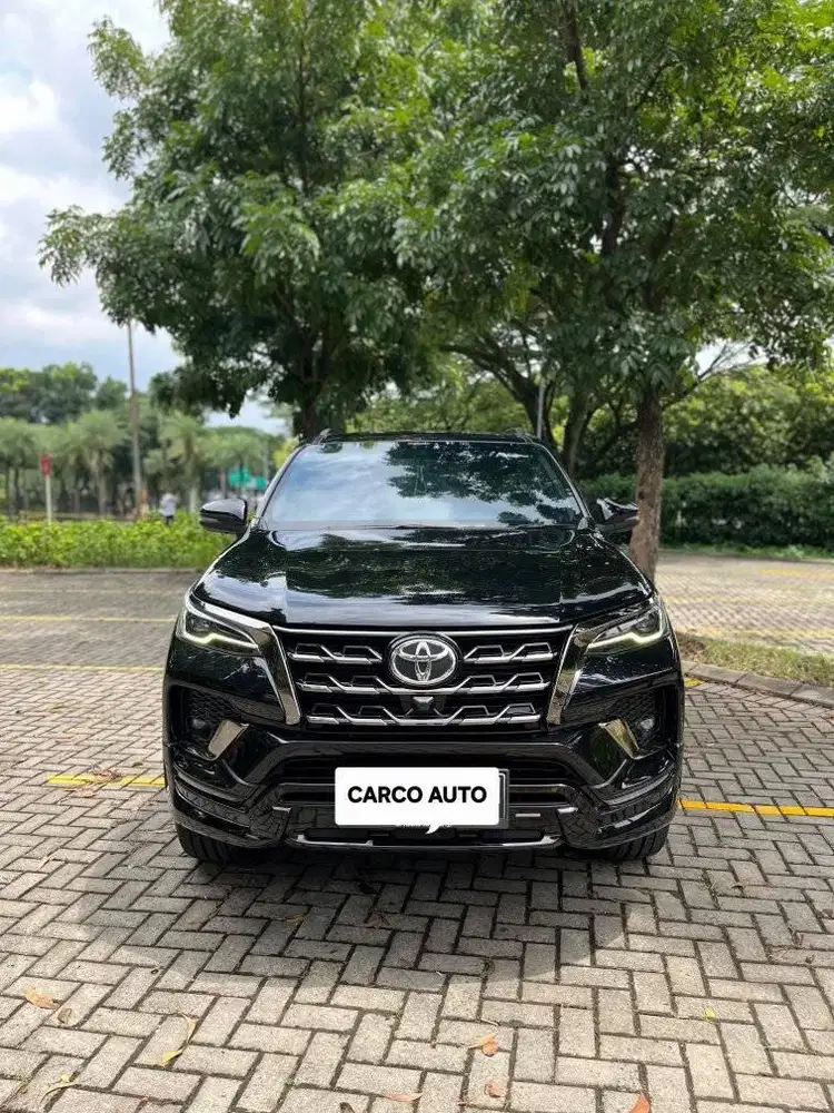 Toyota Fortuner 2.4L GR 2022 Hitam Record