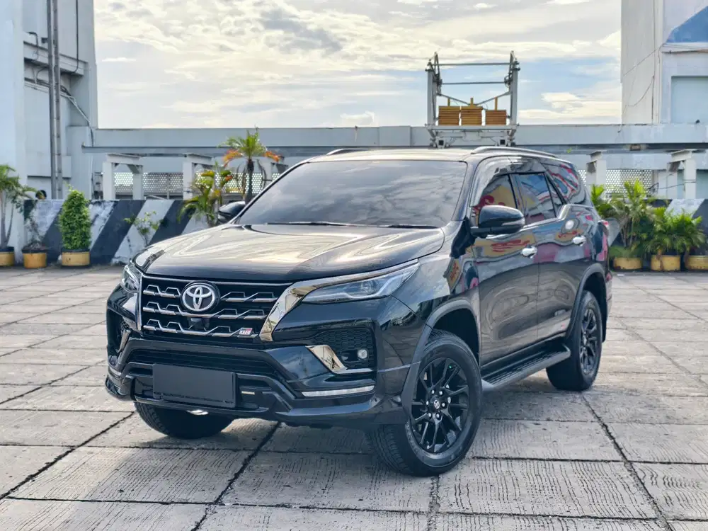 [5RB] FORTUNER 2.8 GR SPORT HITAM 2024 GENAP