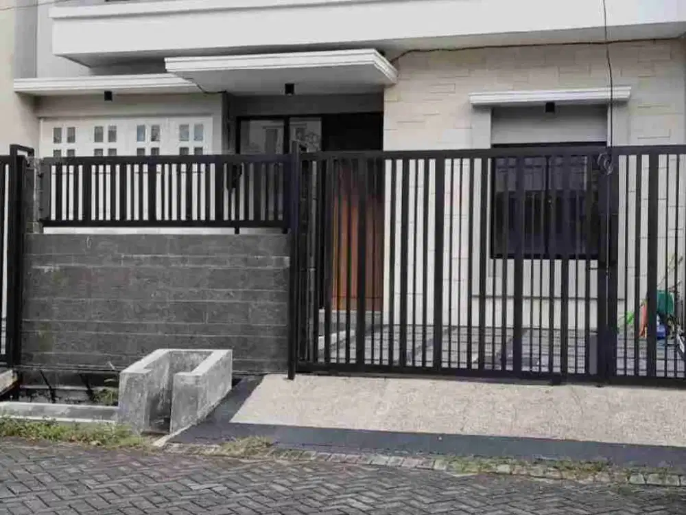 Rumah Manyar baru Gress