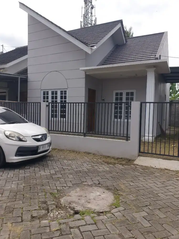 Dijual Rumah Halaman Luas di Nogotirto dekat Jalan Godean