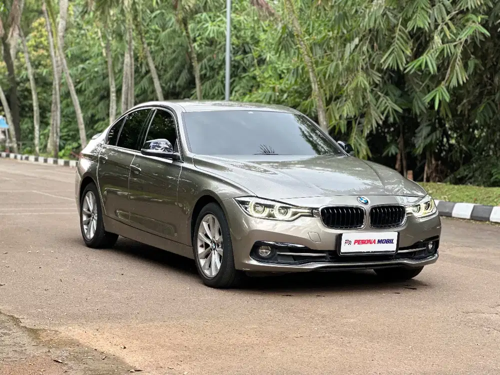 KM49rb record.  BMW 320i LCi Sport F30 2016