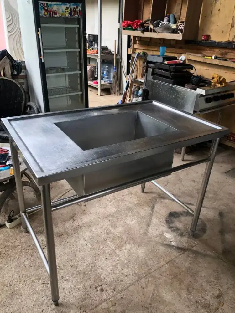 Sink 1 Lubang sayap kanan kiri 112x70x84
lubang 60x40x30
Harga 2,5jt