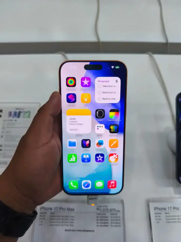 KREDIT HP IPHONE 17 PRO MAX SEGAMPANG ITU HANYA DI HOME KREDIT BUNGA0%