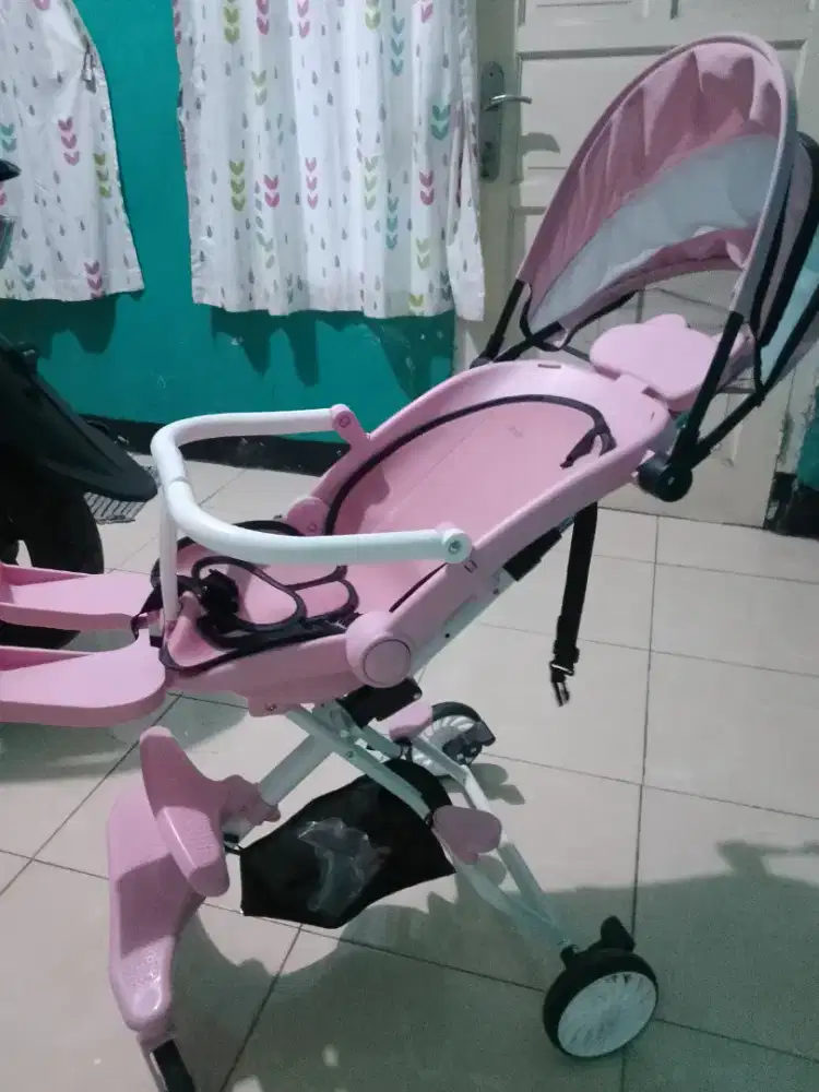 Stroller Bayi bisa 2 arah dan bisa dilipat