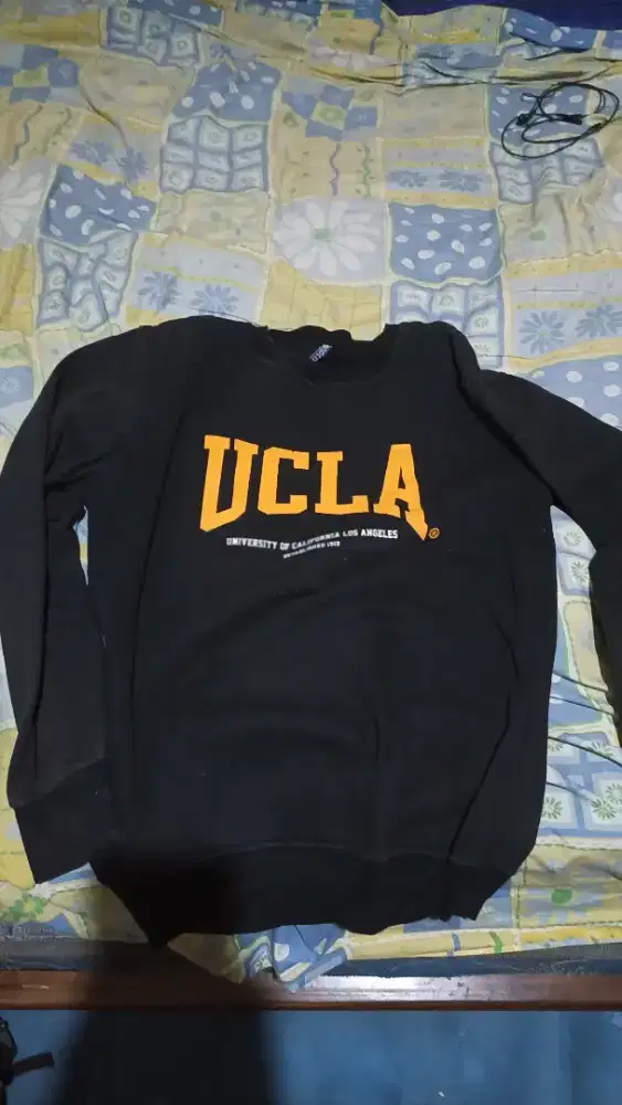 Jeket hoodie ucla