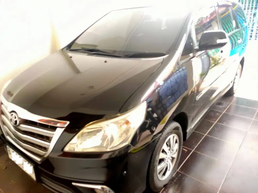 Innova tipe V 20014 manual, low kilometer, gres,istimewa, tgn pertama