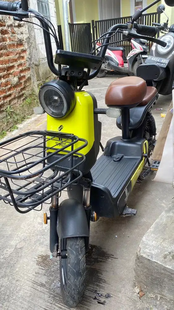 SEPEDA LISTRIK THREE ION / ION THREE Sepeda Listrik