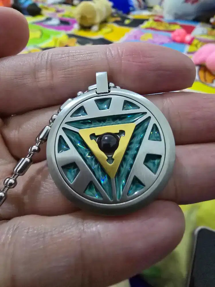 Pendant iron man
