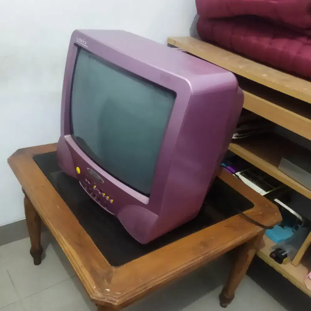 televisi tv tabung lapiz sharp jadul masih nyala