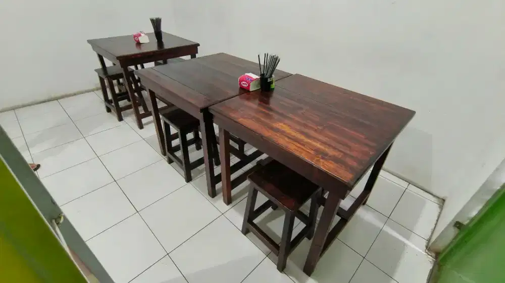 3 Set Meja Kursi Usaha