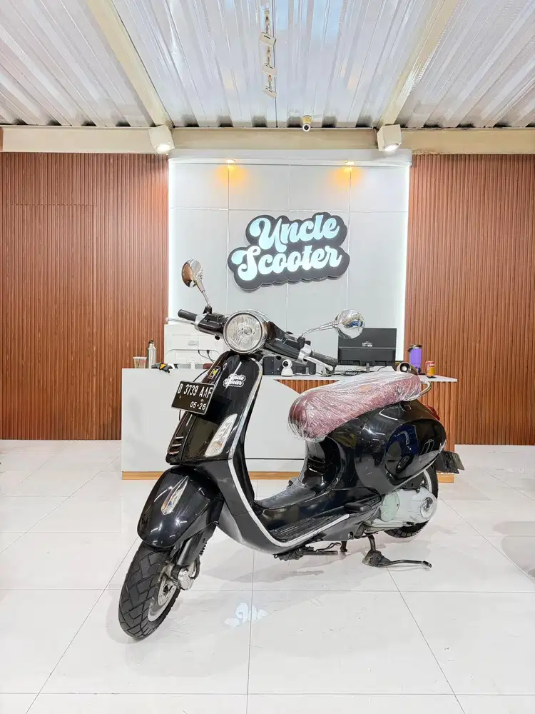 Vespa Primavera 150 3Vie Tahun 2015 Hitam Glossy