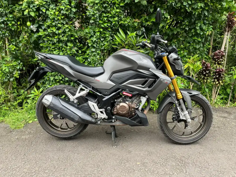 CB150R 2021 Warna Silver