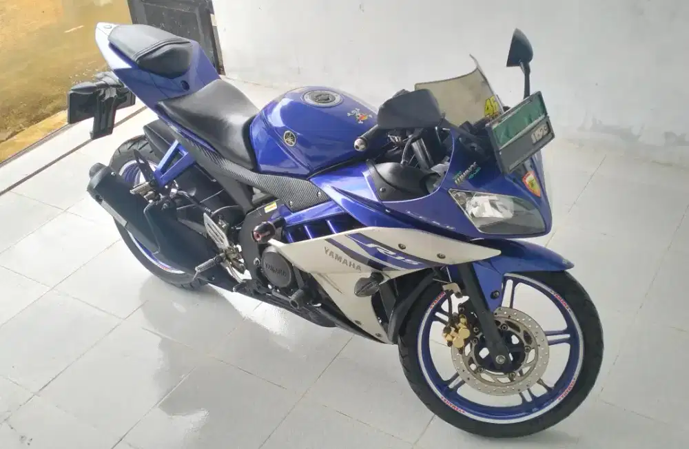 Yamaha R15 V2 2016